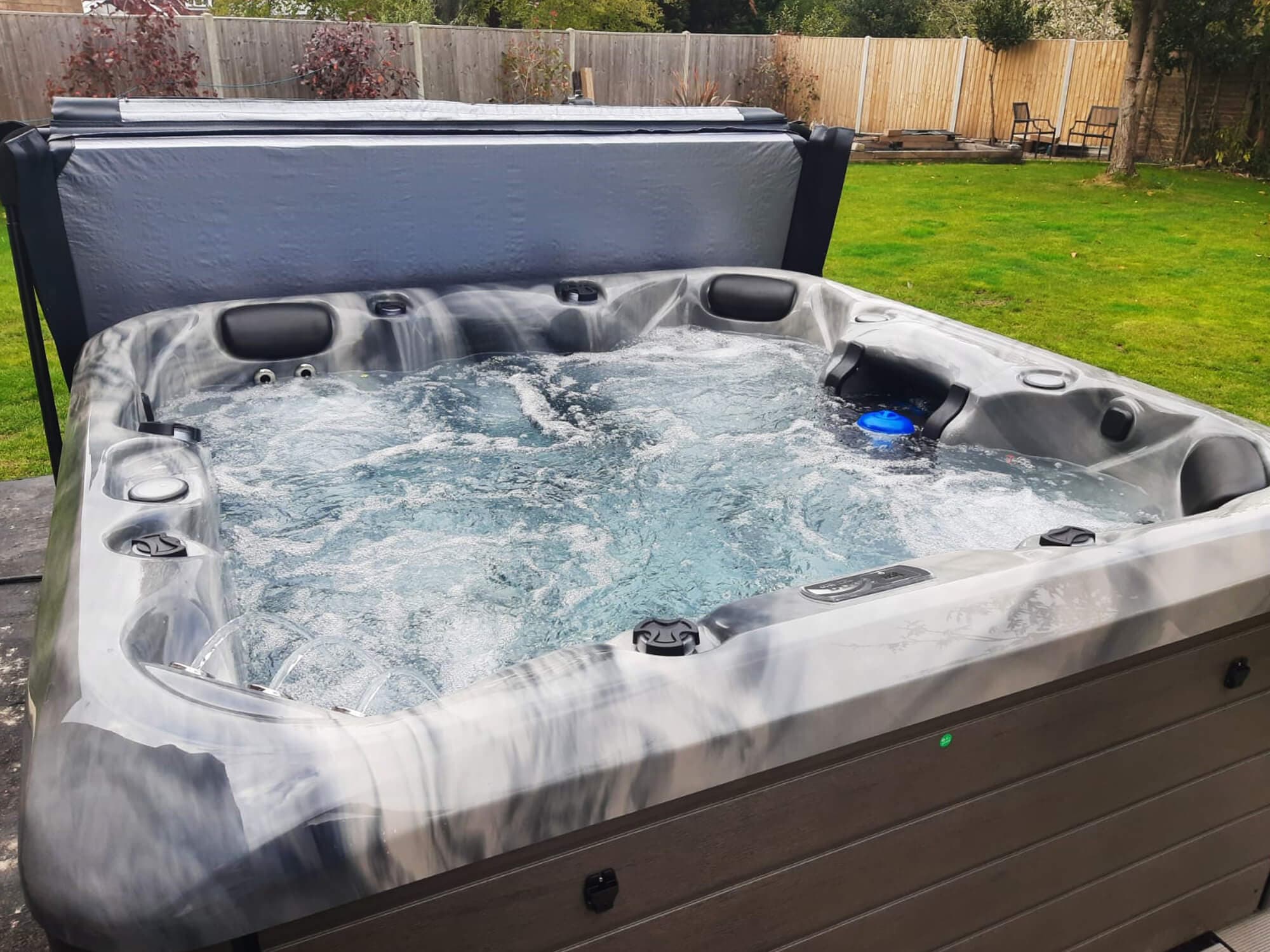 Erebus II Whirlpool — Außenbereich