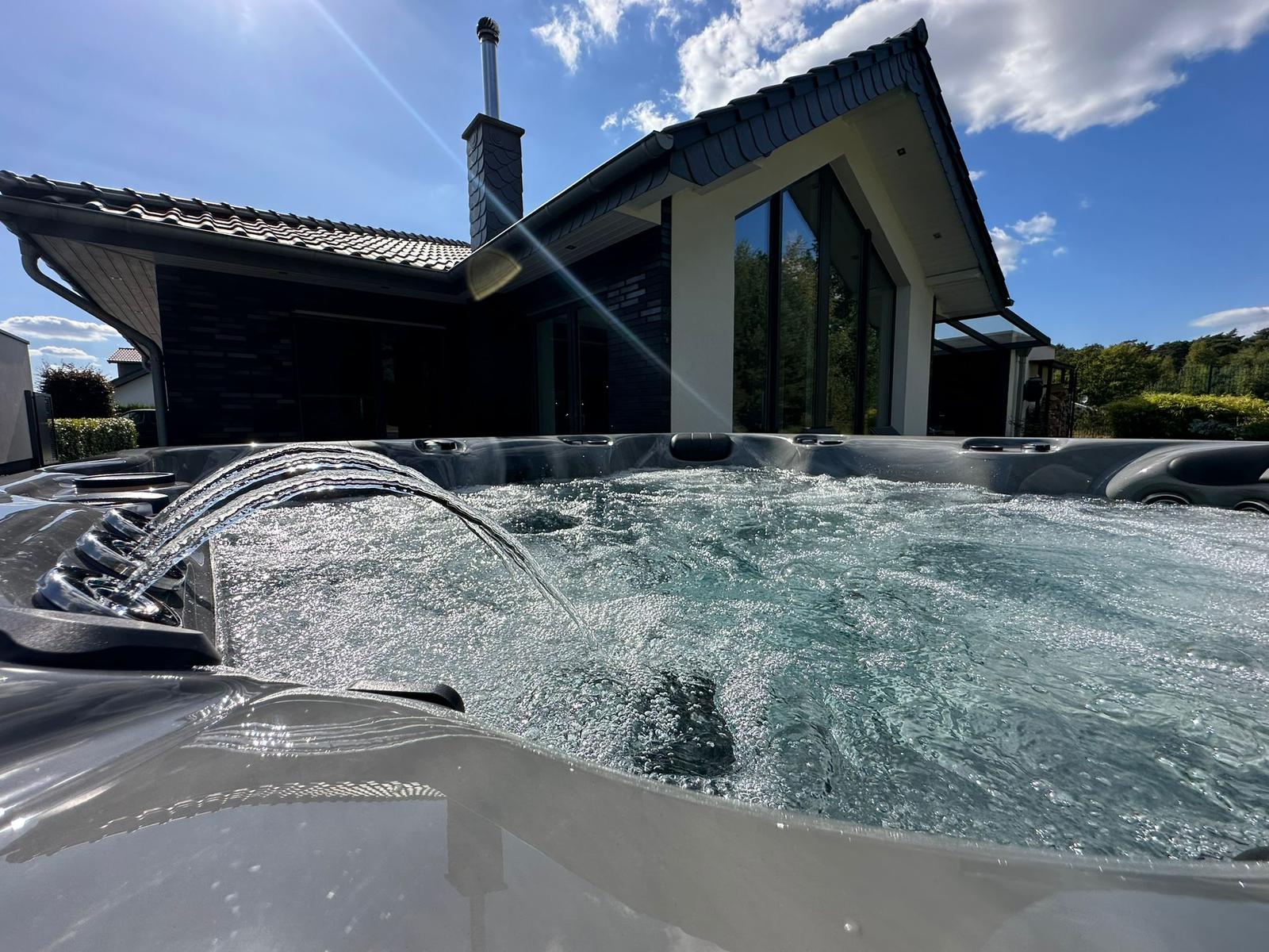 Pflege und Reinigung eines Earth Spas Whirlpools